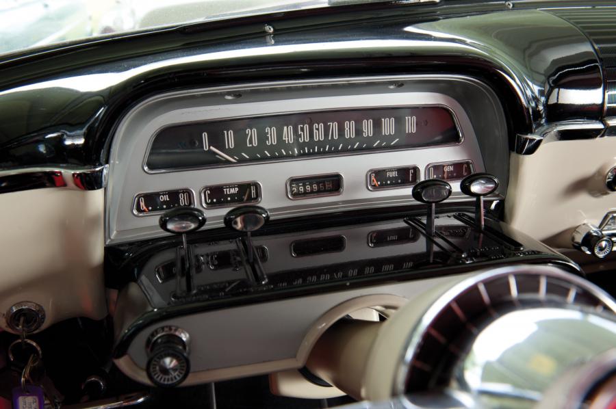  Mercury Monterey 2-Door Hardtop 1954 года  (фото 2 из 22)